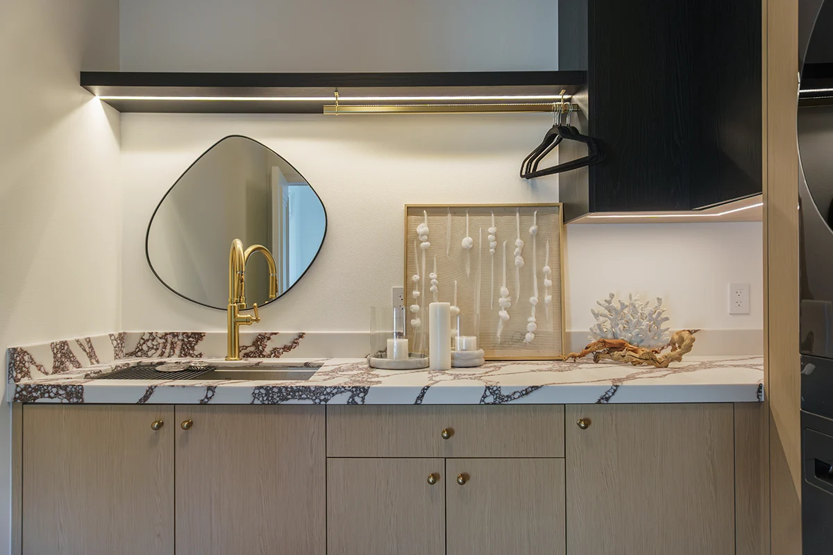 italiancustomcabinets-Projects-LaundryRoom-Sammamish-18